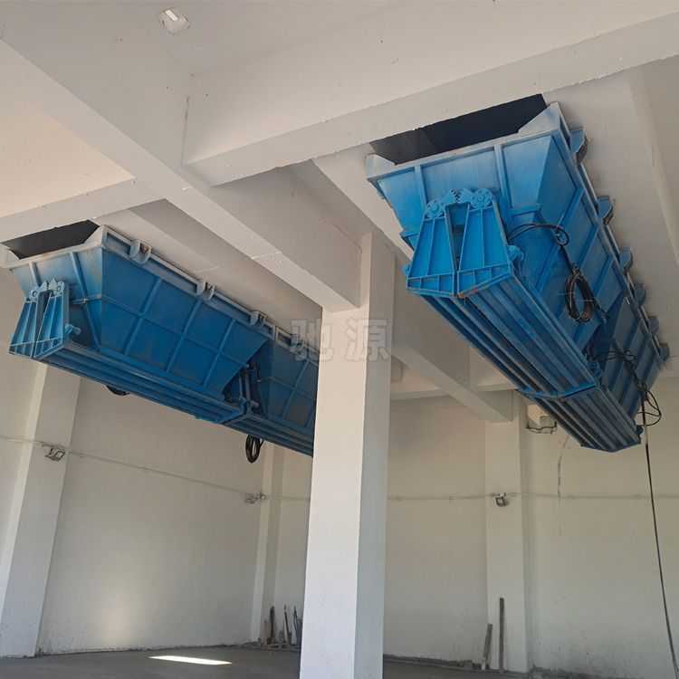 Mud storage hopper of filter press